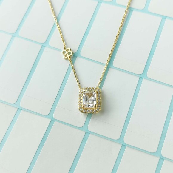 Alicia Bonnie Aurora Gold White Crystal Necklace NWT - Picture 1 of 3
